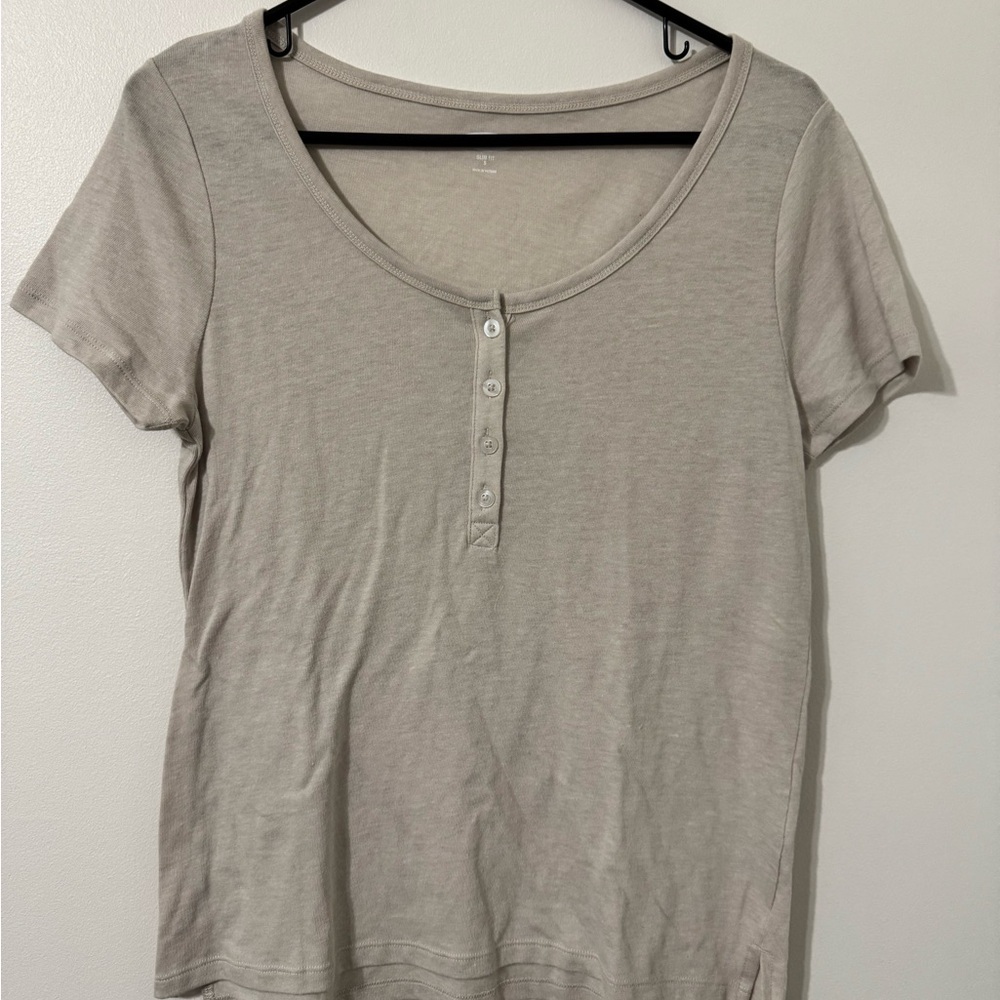 Slim Fit Old Navy Gray Fitted Buttoned Short Sleeve Tee